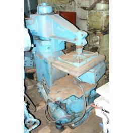 OSBORN molding machine (AB7047)