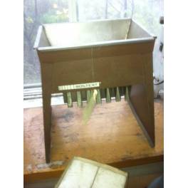 Sample splitter (AB3154) SOLD